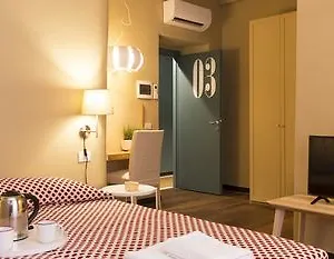  Hotel Mama